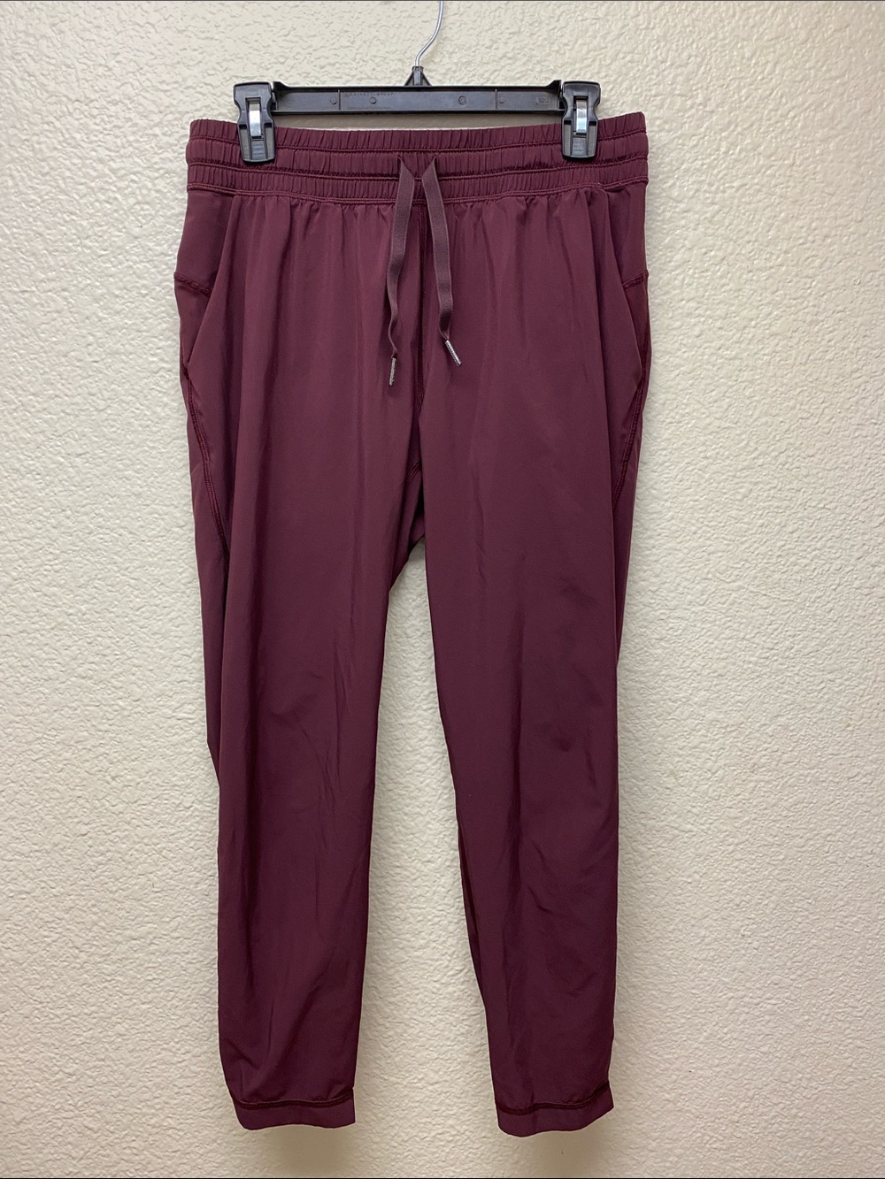 Lululemon License to Train Cropped Joggers